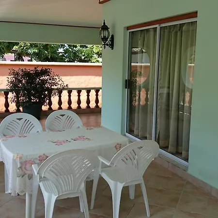 Villa Bedier Self-Catering Apartments Baie Sainte Anne Exterior photo